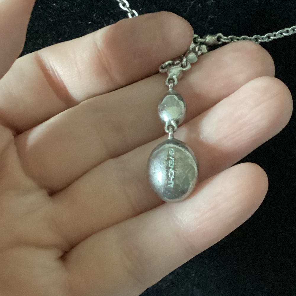 Givenchy necklace - Picture 3 of 7